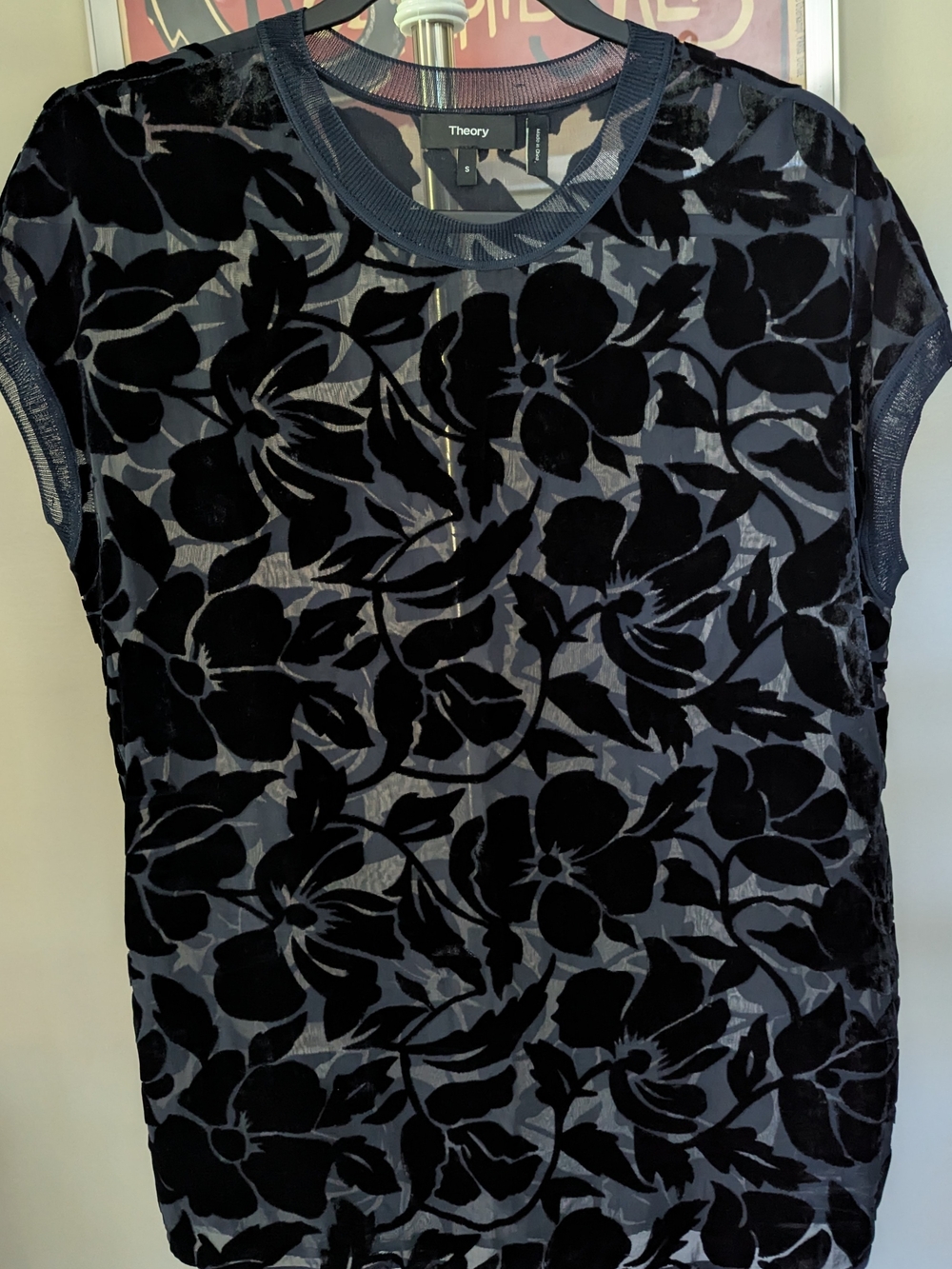 $45 Theory Size S - Deep Navy Silk Blend Velvet Burnout Floral Cap Sleeve Top